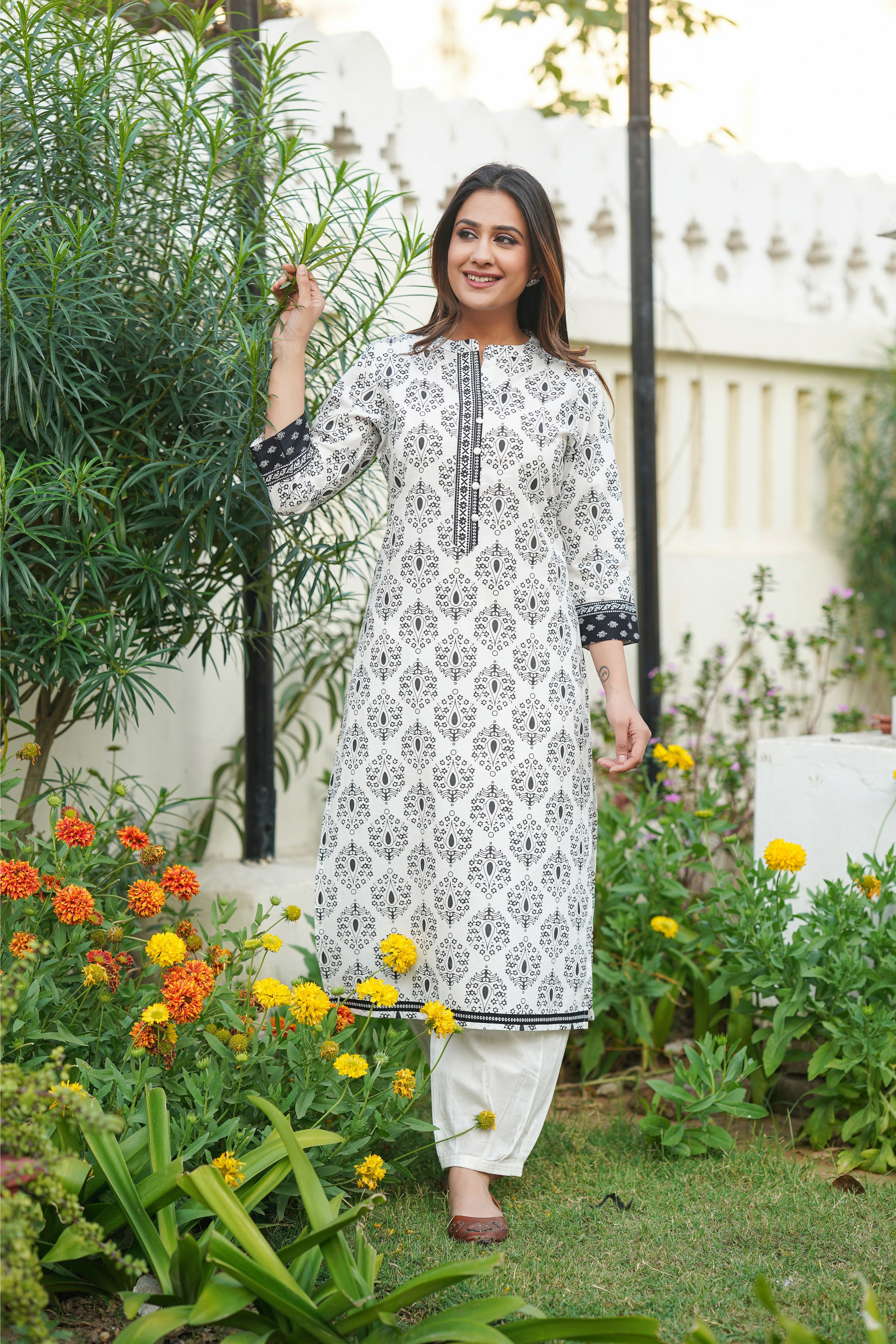 White Motif Printed Cotton Kurta