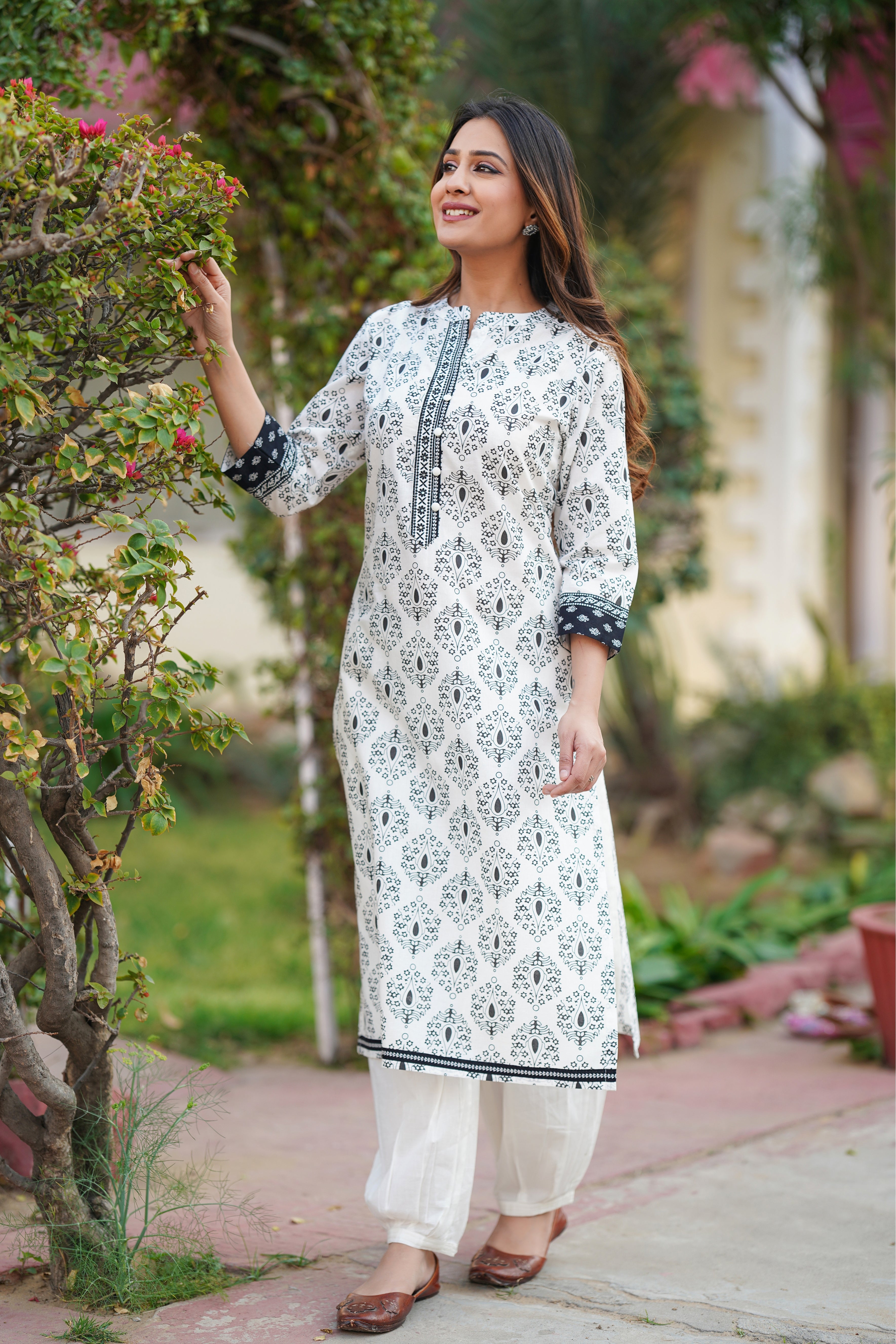 White Motif Printed Cotton Kurta