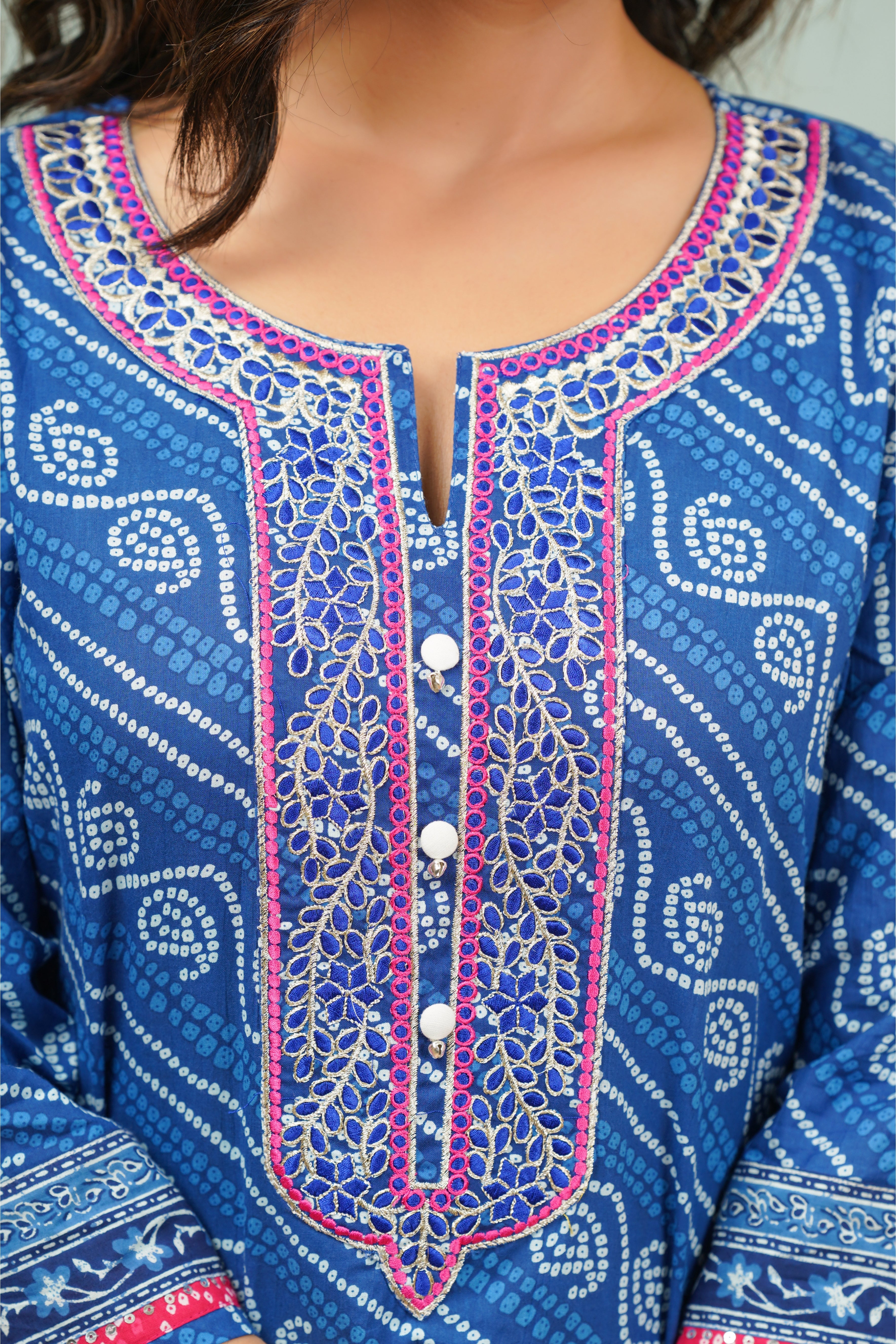 Embroidered Blue Bhandhej Cotton Kurta